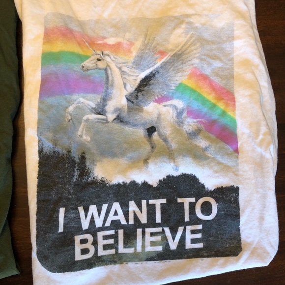 T Shirt Bundle 2 Small Shirts Green Fibonacci Spiral & Unicorn I Want to Believe - Picture 5 of 6
